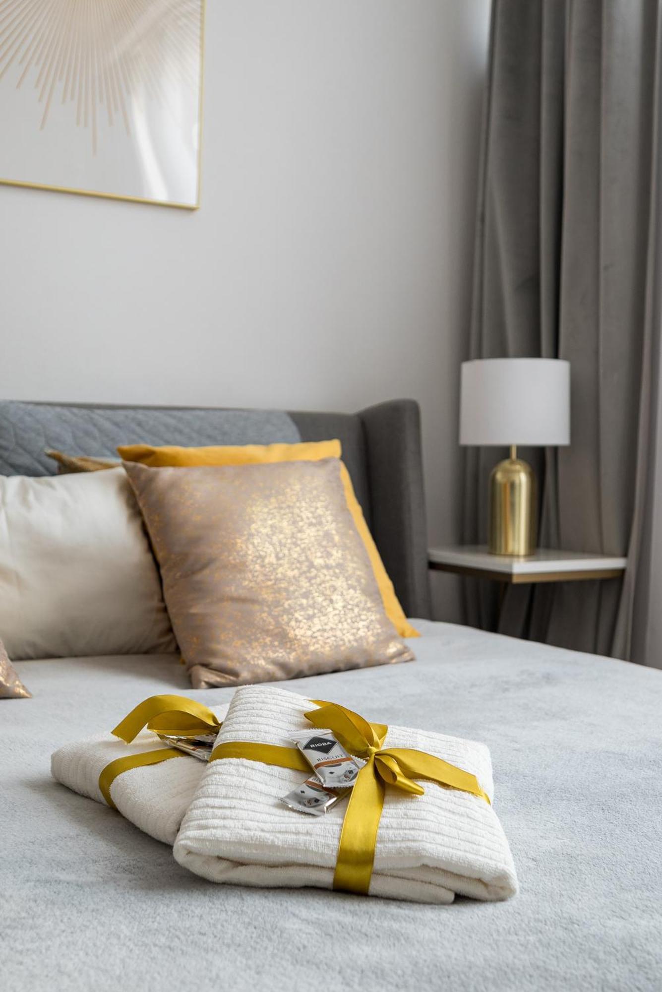 Gold Premium Central Suite 950 M To Central Station Parking Varşova Dış mekan fotoğraf